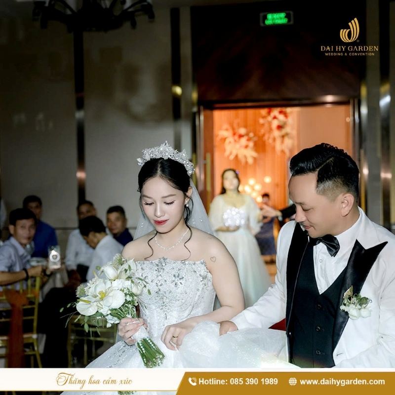 Kịch bản cưới cá nhân hóa theo câu chuyện tình yêu