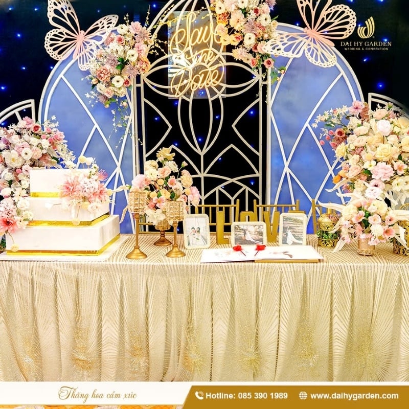 Bàn Gallery - Ghi dấu hành trình yêu thương của cặp đôi