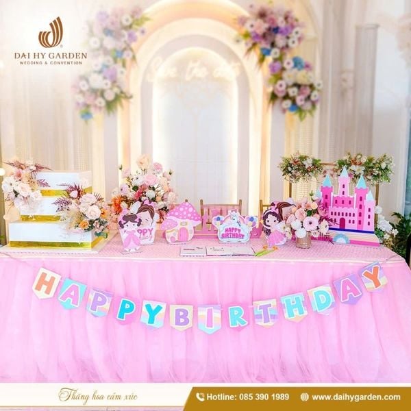 Bàn Gallery tiệc sinh nhật - thôi nôi tại Đại Hỷ Garden