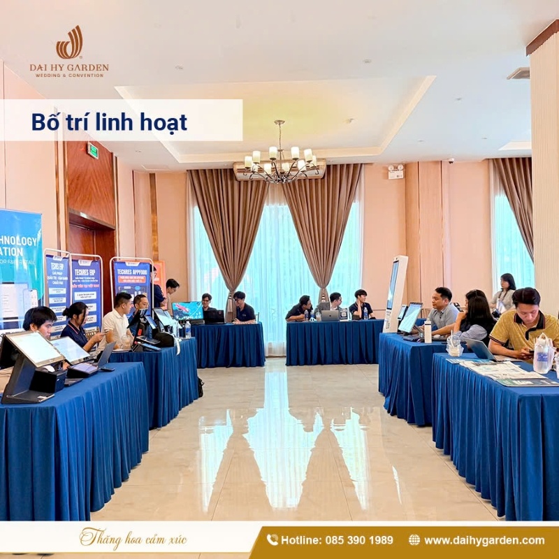 Bố trí linh hoạt: Kết hợp phần hội thảo và tiệc chiêu đãi trong cùng một không gian