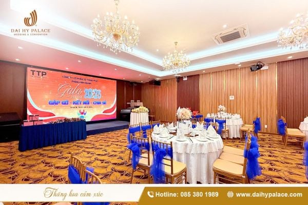 Lý do nên tổ chức tiệc tất niên công ty