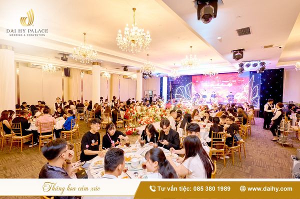 Trải nghiệm tại nhà hàng tiệc cưới