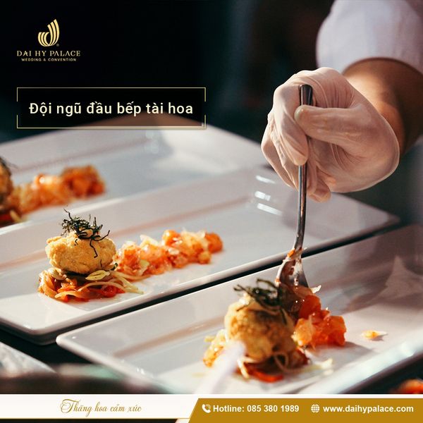 Đầu bếp tại nhà hàng tiệc cưới