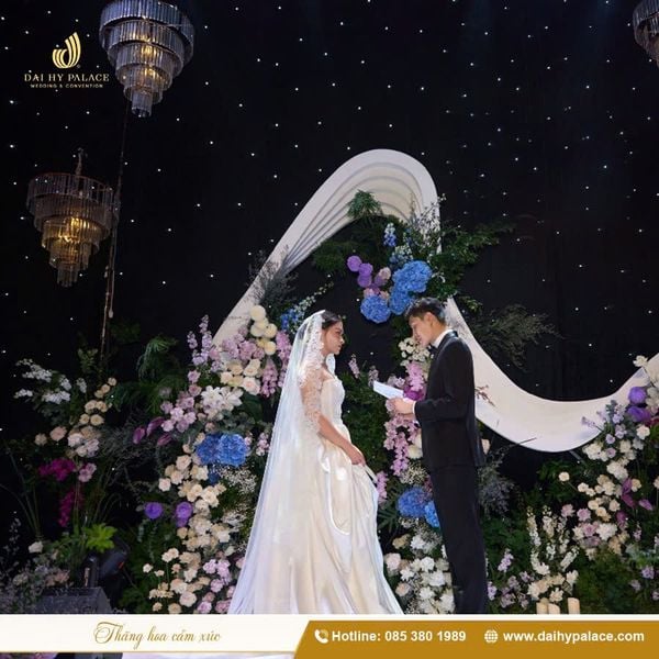 Khoảnh khắc tại nhà hàng tiệc cưới