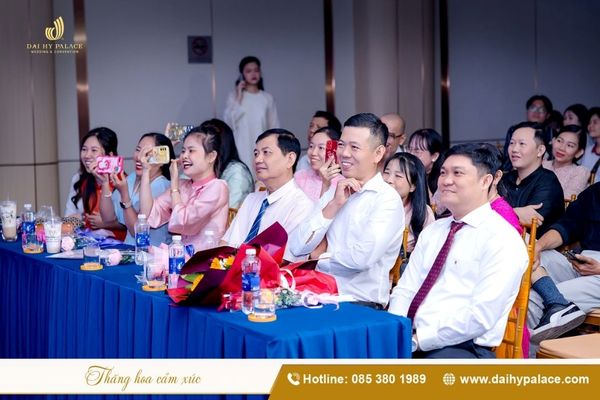 Dịch vụ tiệc doanh nghiệp trọn gói, không phát sinh chi phí tại Đại Hỷ Palace