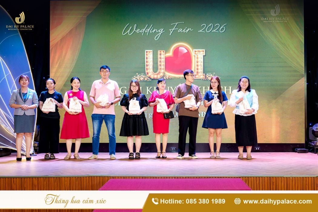 Vị khách may mắn trúng Giải Khuyến Khích tại sự kiện Wedding Fair U ♥ I ngày 2