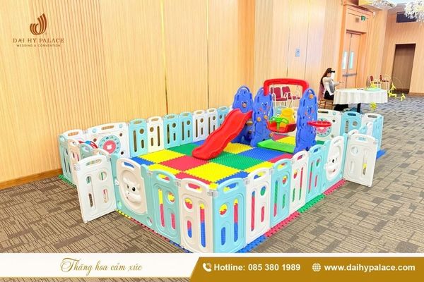 Hoạt động giải trí tiệc thôi nôi cho bé tại Đại Hỷ Palace