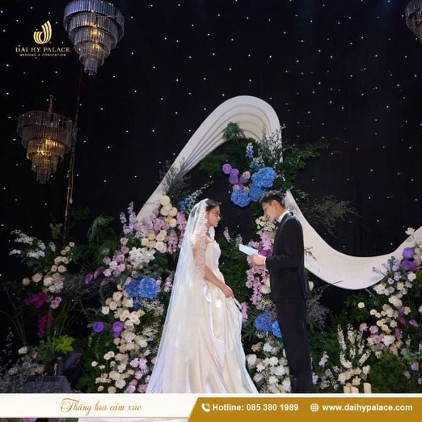 Tổ chức lễ cưới buổi trưa