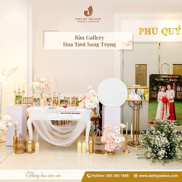Trang trí bàn gallery tiệc cưới bằng hoa tươi cao cấp tại Đại Hỷ Palace
