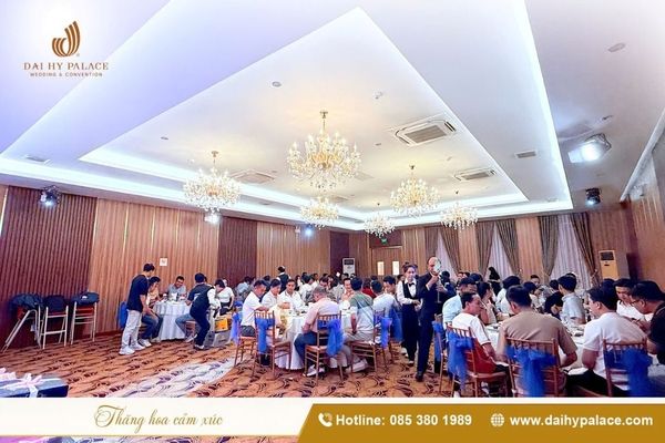 Xác định số lượng khách mời cho buổi tiệc tân niên