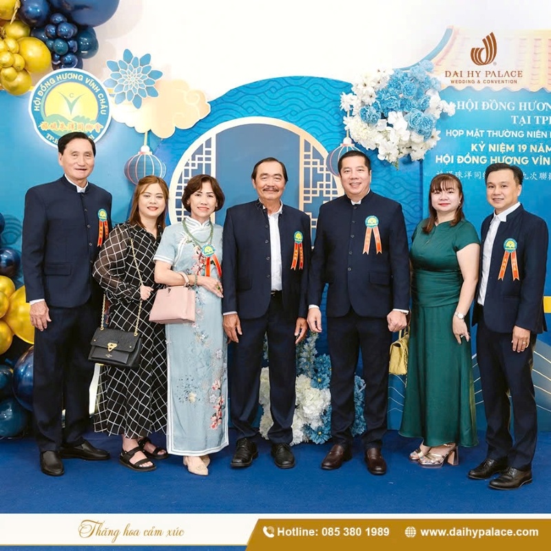 Sự gắn kết trong tiệc Hội - Họ