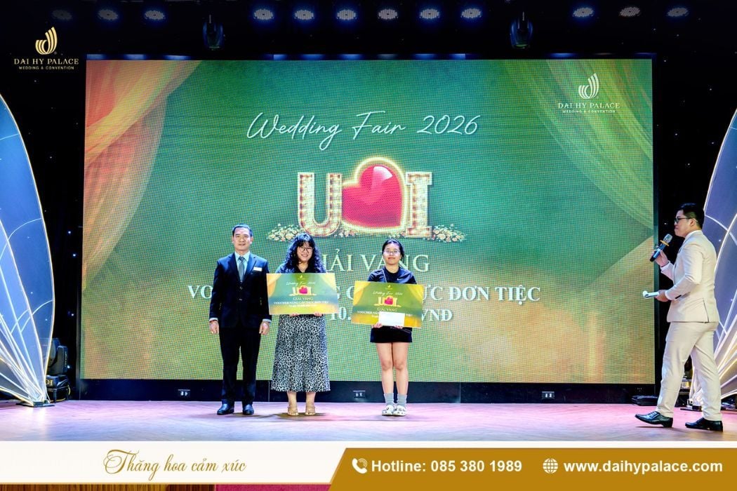Vị khách may mắn trúng Giải Vàng tại sự kiện Wedding Fair U ♥ I