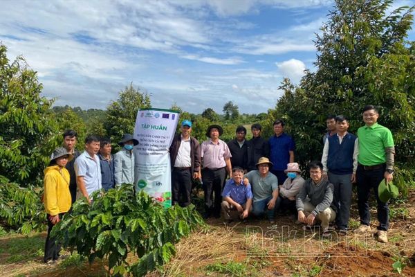TAVINA TIẾP SỨC KHOA HỌC CÔNG NGHỆ CHO NÔNG DÂN ĐĂK NÔNG