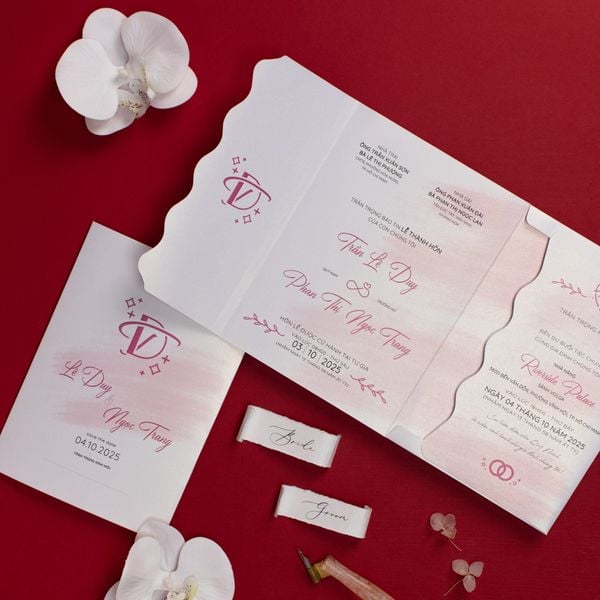 Thiệp cưới thiết kế logo monogram độc quyền