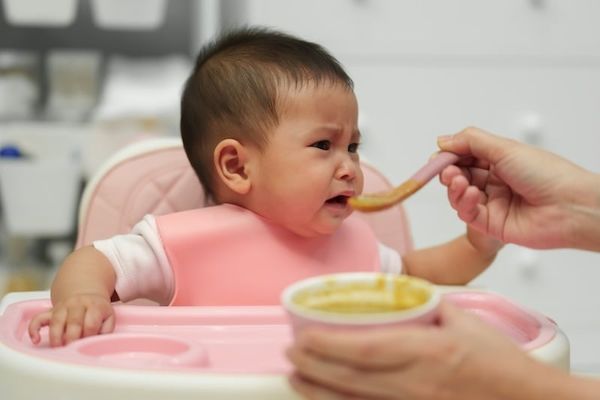 Biểu hiện trẻ biếng ăn