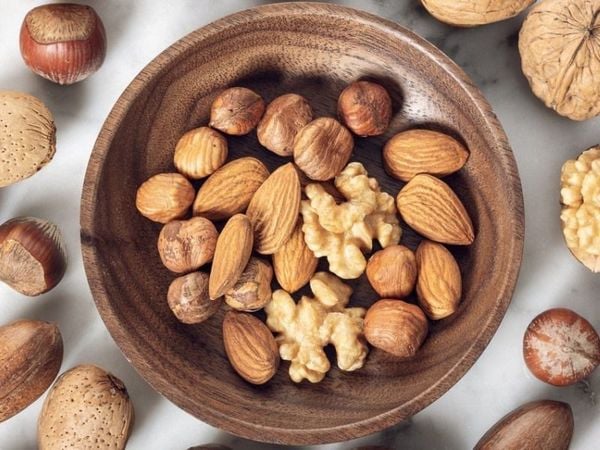 Các loại hạt cứng nên nghiền thành dạng bột cho bé