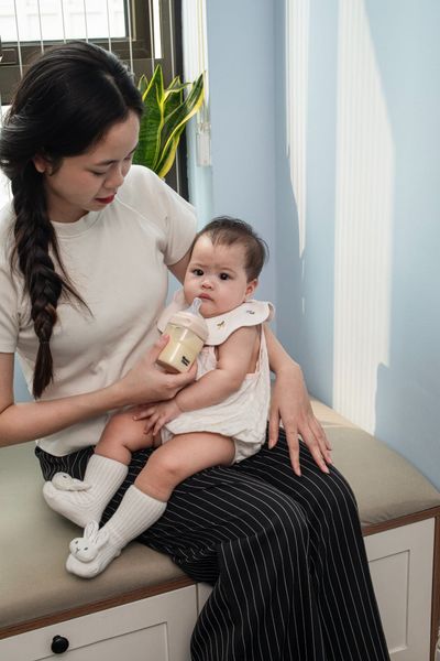 Tạo không gian yên tĩnh, tránh xao nhãng khi đến cữ bú