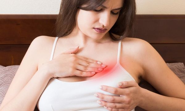 Tắc tia sữa, căng tức ngực khi mẹ bỏ cữ hút