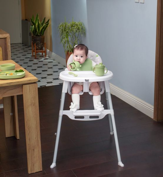 Ghế ăn dặm giúp bé hình thành thói quen ăn uống nghiêm túc