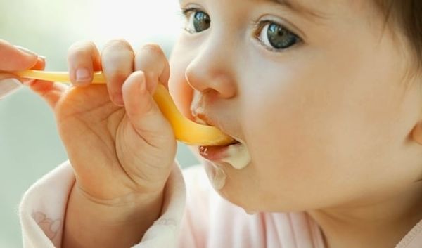 Phản xạ đẩy lưỡi ở trẻ