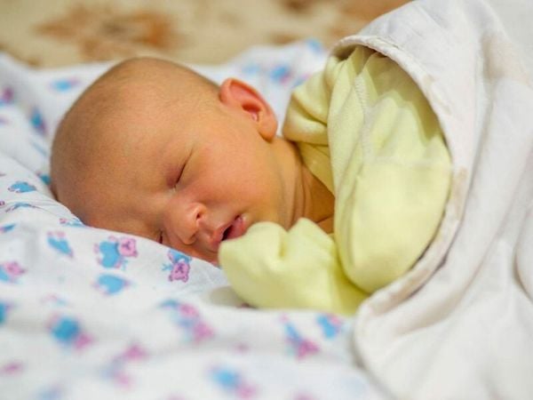 Tại sao trẻ sơ sinh lại bị vàng da?