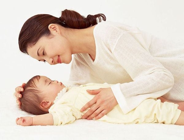 Ưu tiên giấc ngủ cho bé