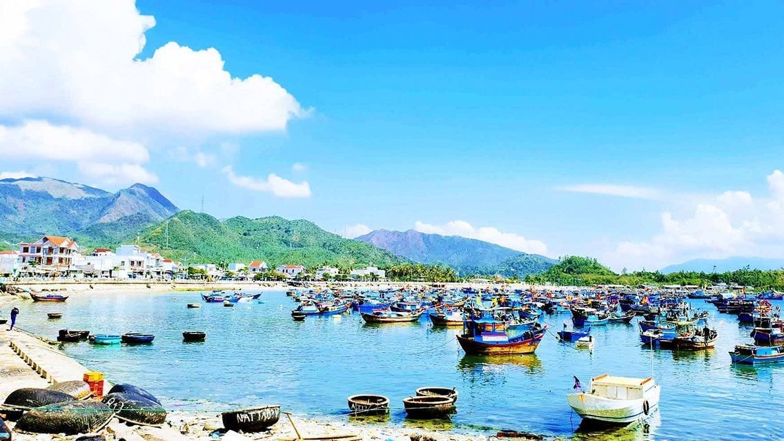 VILLAGE LIFE UNFILTERED: ENCOUNTERS WITH RURAL COMMUNITIES ACROSS SOUTHEAST ASIA