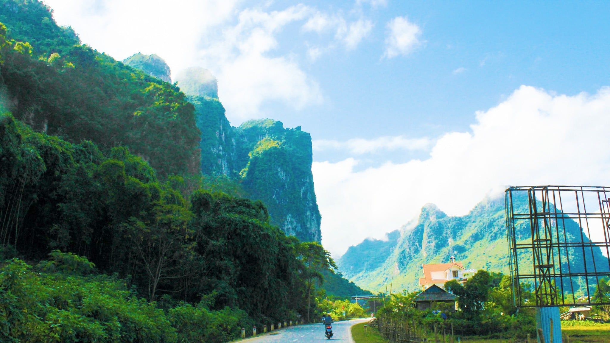 SLOW CYCLING ADVENTURES THROUGH NORTHERN VIETNAM