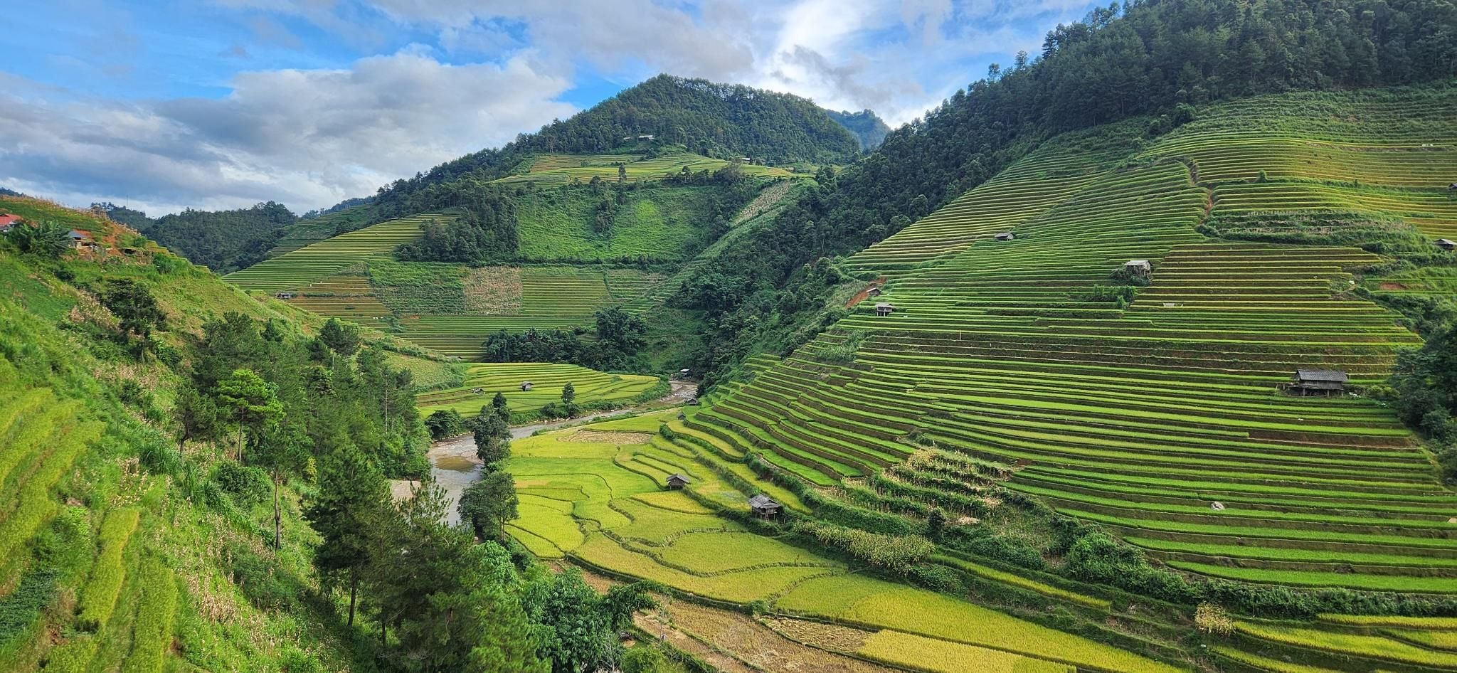 CYCLING SLOWLY THROUGH VIETNAM’S MOUNTAINS TOGETHER