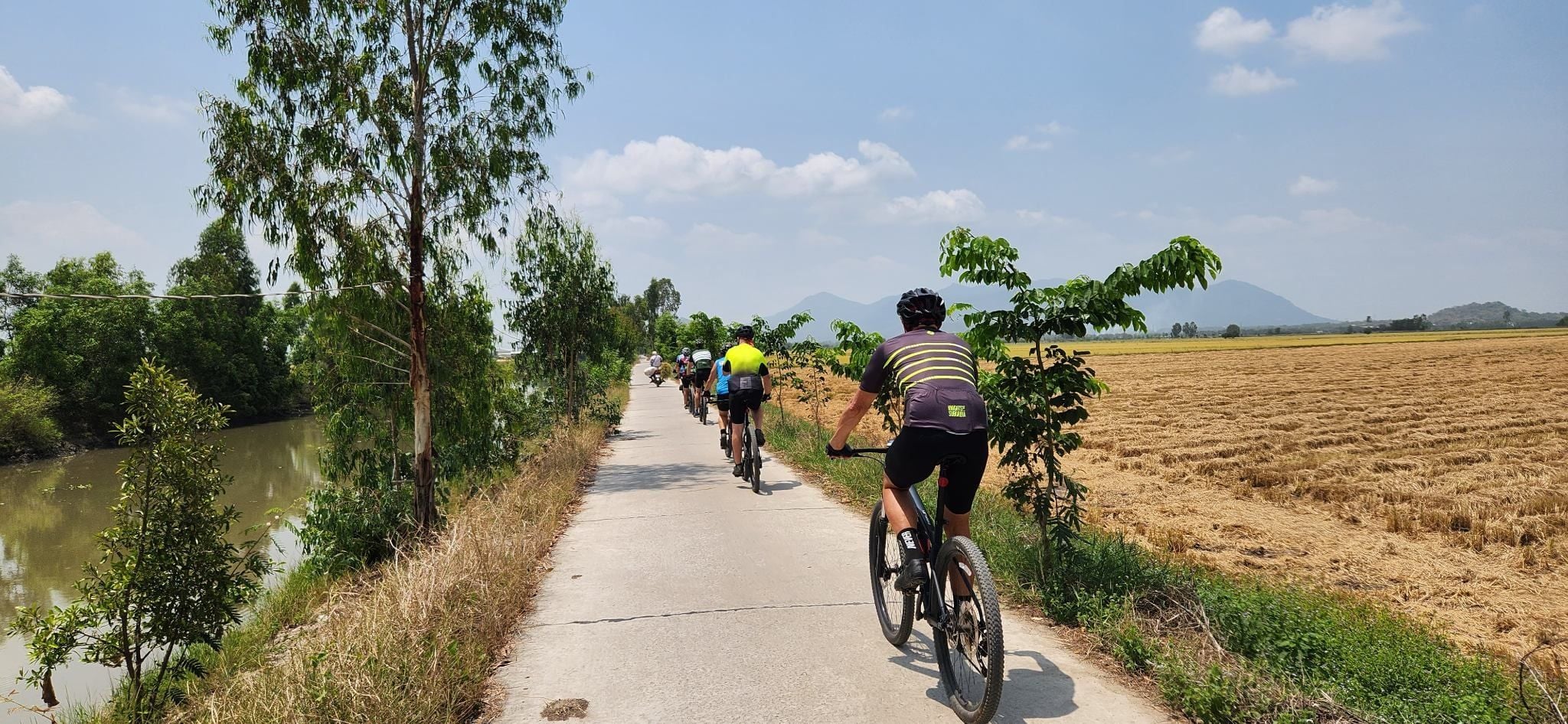 CYCLING VIETNAM TOGETHER THROUGH LANDSCAPES AND CONNECTION