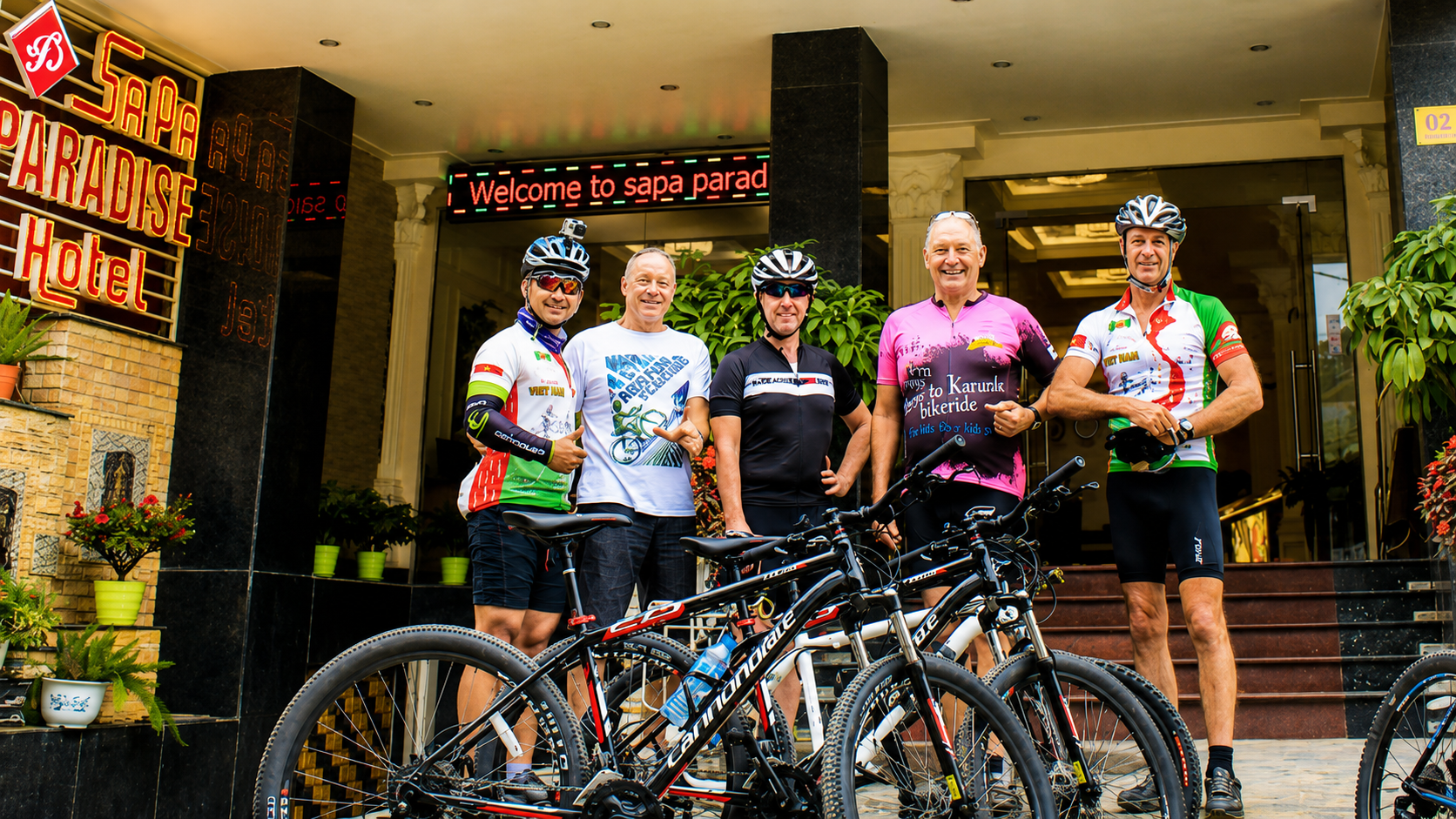 BICYCLE TOUR IN VIETNAM THROUGH SAPA MOUNTAINS