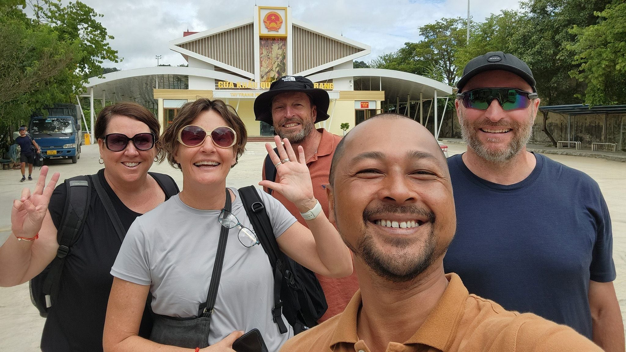 BICYCLE TOUR FROM BANGKOK TO VIETNAM THROUGH MOUNTAINS AND CULTURE