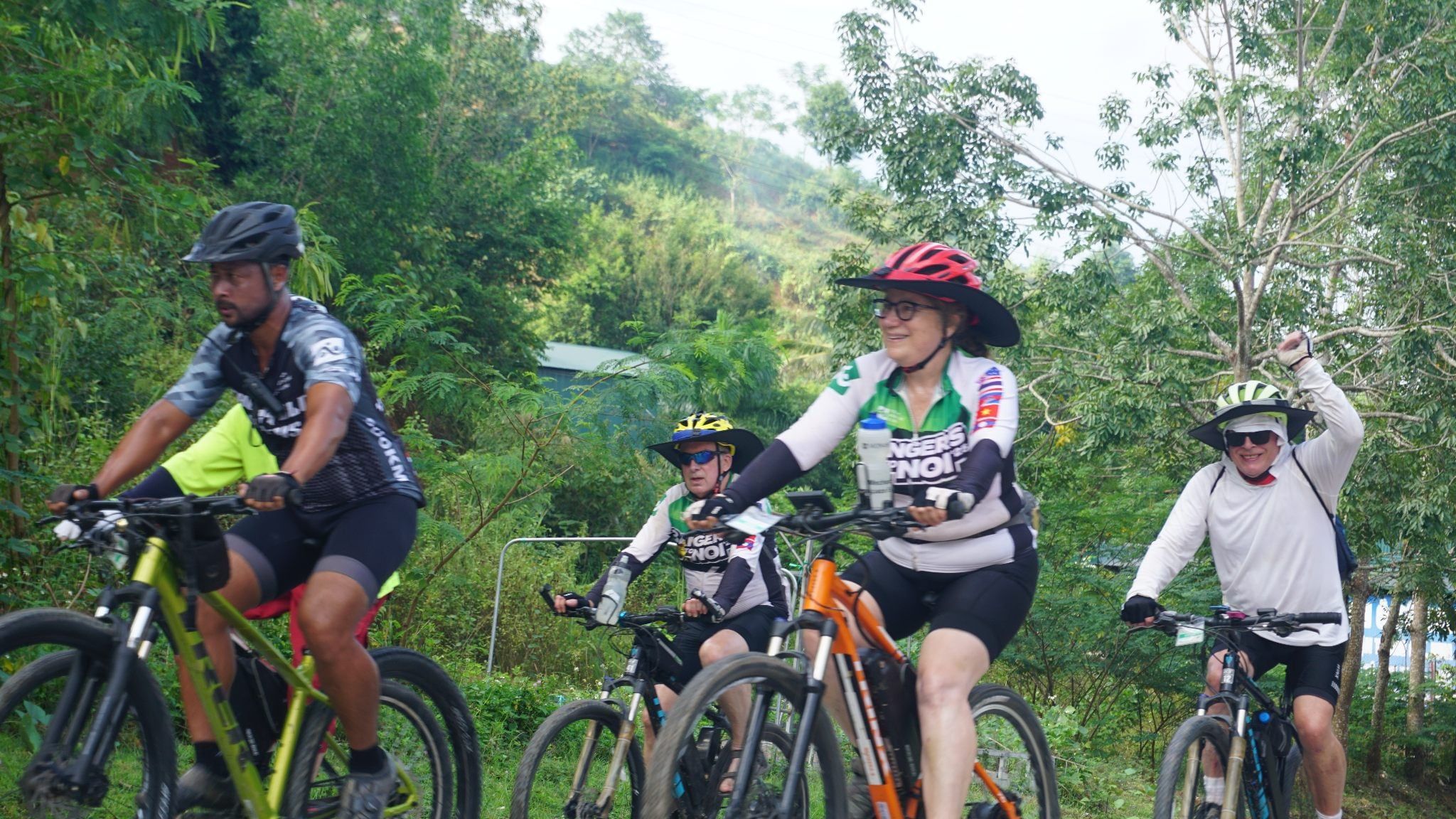 VIETNAM MOUNTAIN CYCLING ADVENTURE TOGETHER