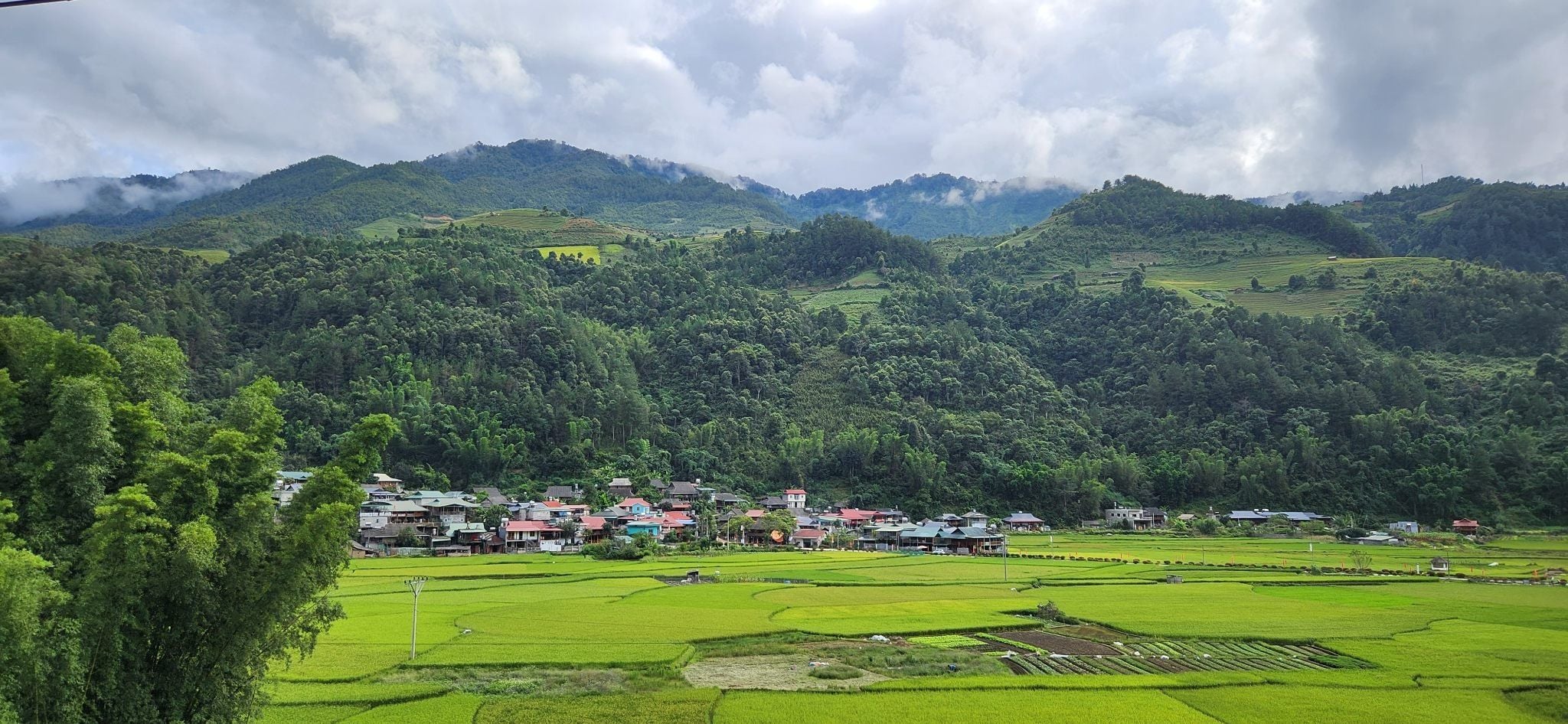 BICYCLE TOUR FROM BANGKOK TO VIETNAM THROUGH MOUNTAINS AND CULTURE