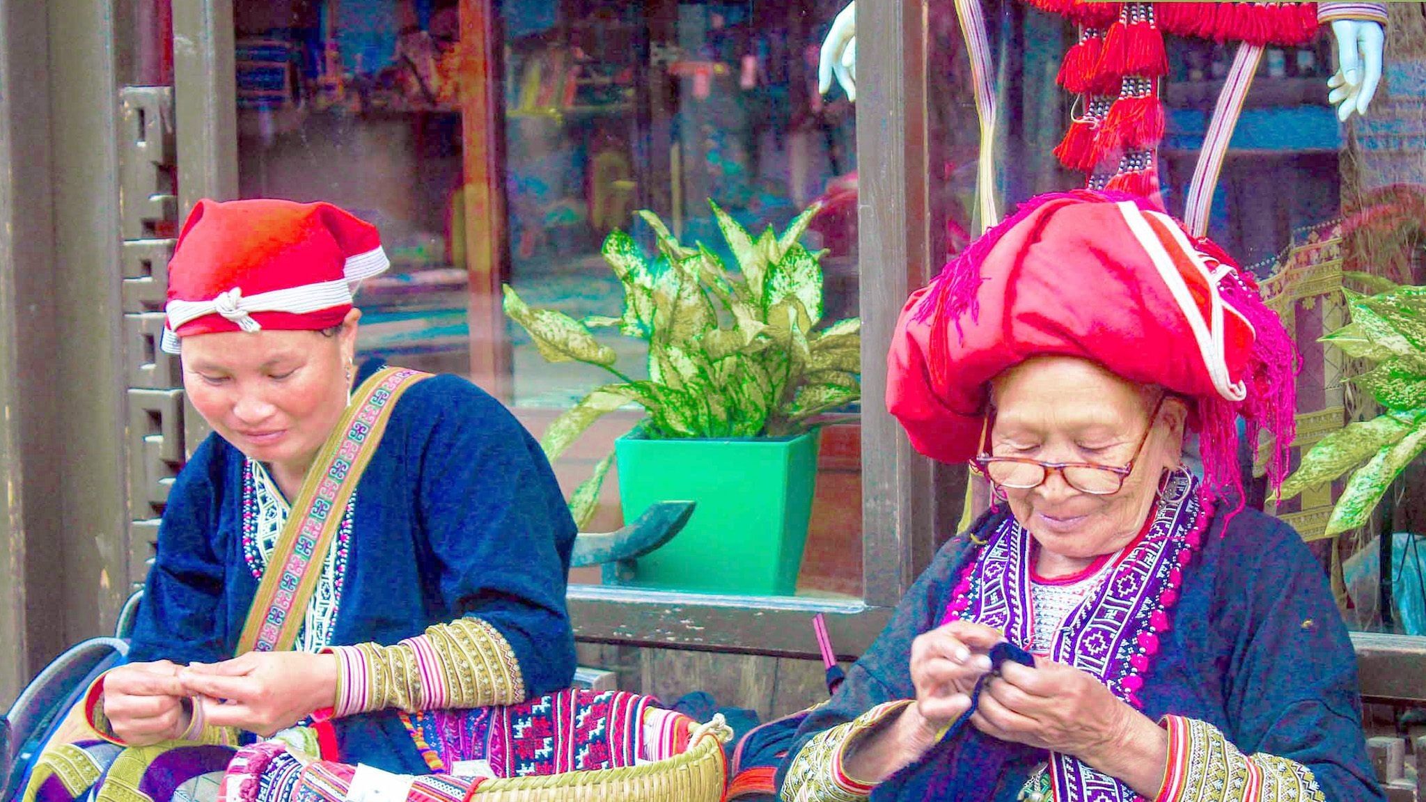 SLOW CYCLING ADVENTURES AND HUMAN CONNECTIONS IN VIETNAM