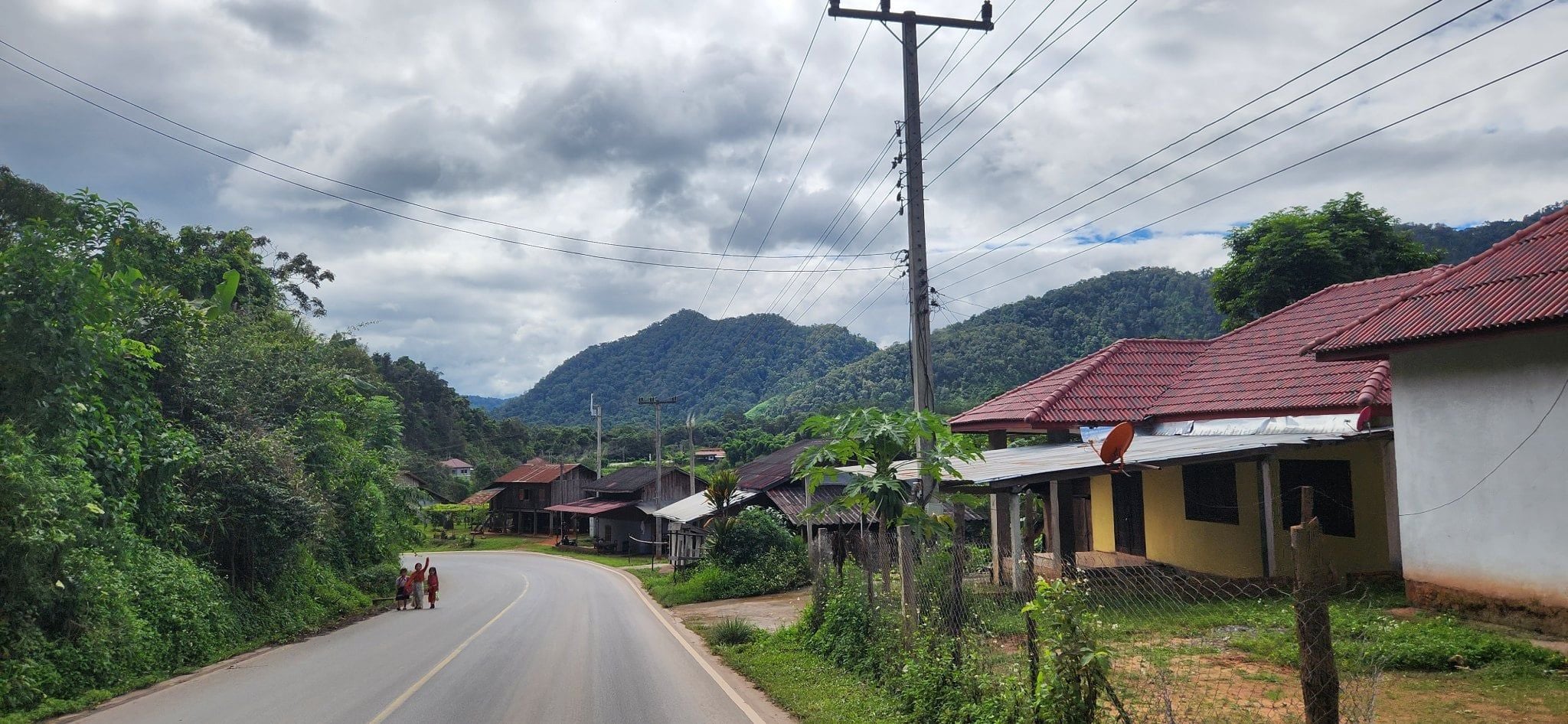 BICYCLE TOUR IN VIETNAM THROUGH VILLAGES AND LIFE