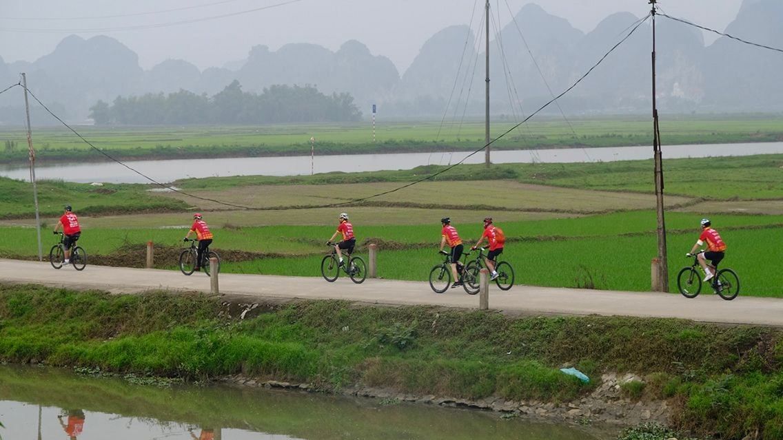 RIDE THE DRAGON: A SLOW CYCLING JOURNEY THROUGH VIETNAM