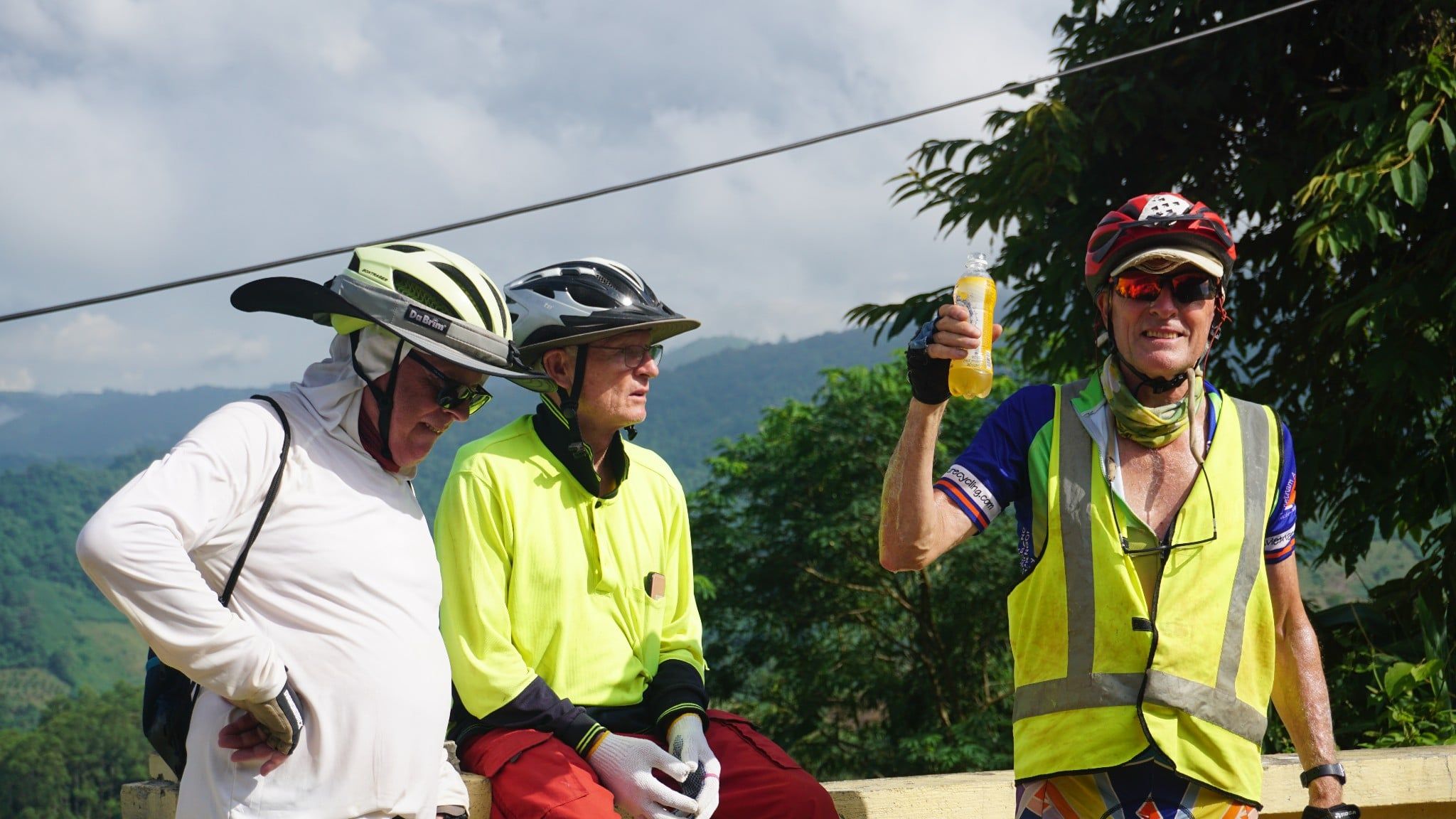 VIETNAM MOUNTAIN CYCLING ADVENTURE TOGETHER