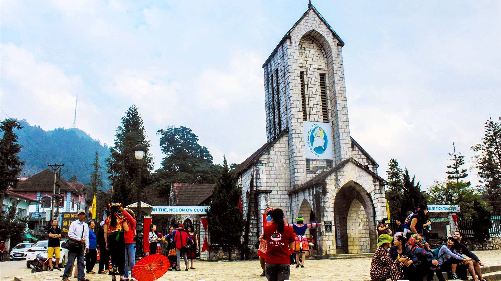 SLOW CYCLING ADVENTURES AND HUMAN CONNECTIONS IN VIETNAM