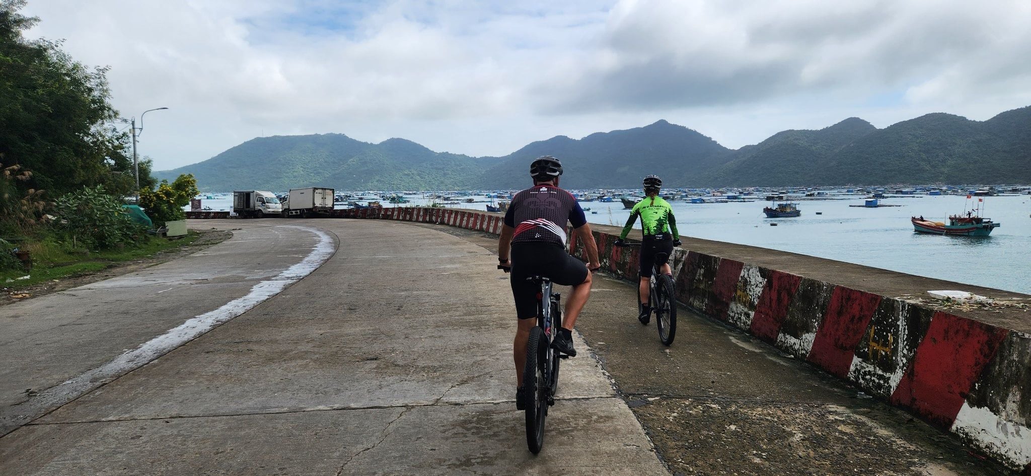 CYCLING FROM COAST TO HIGHLANDS ON VIETNAM’S OPEN ROADS