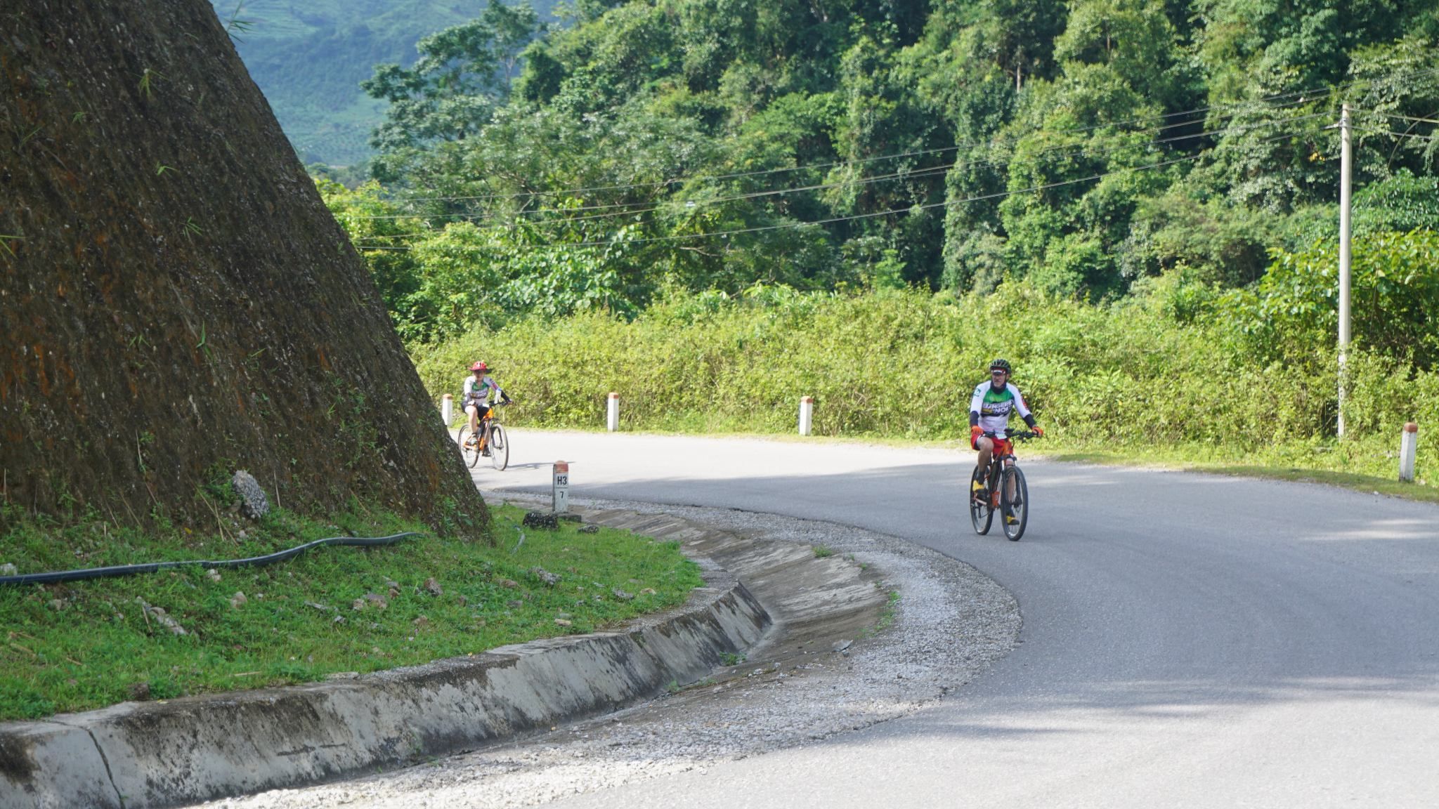 VIETNAM MOUNTAIN CYCLING ADVENTURE TOGETHER