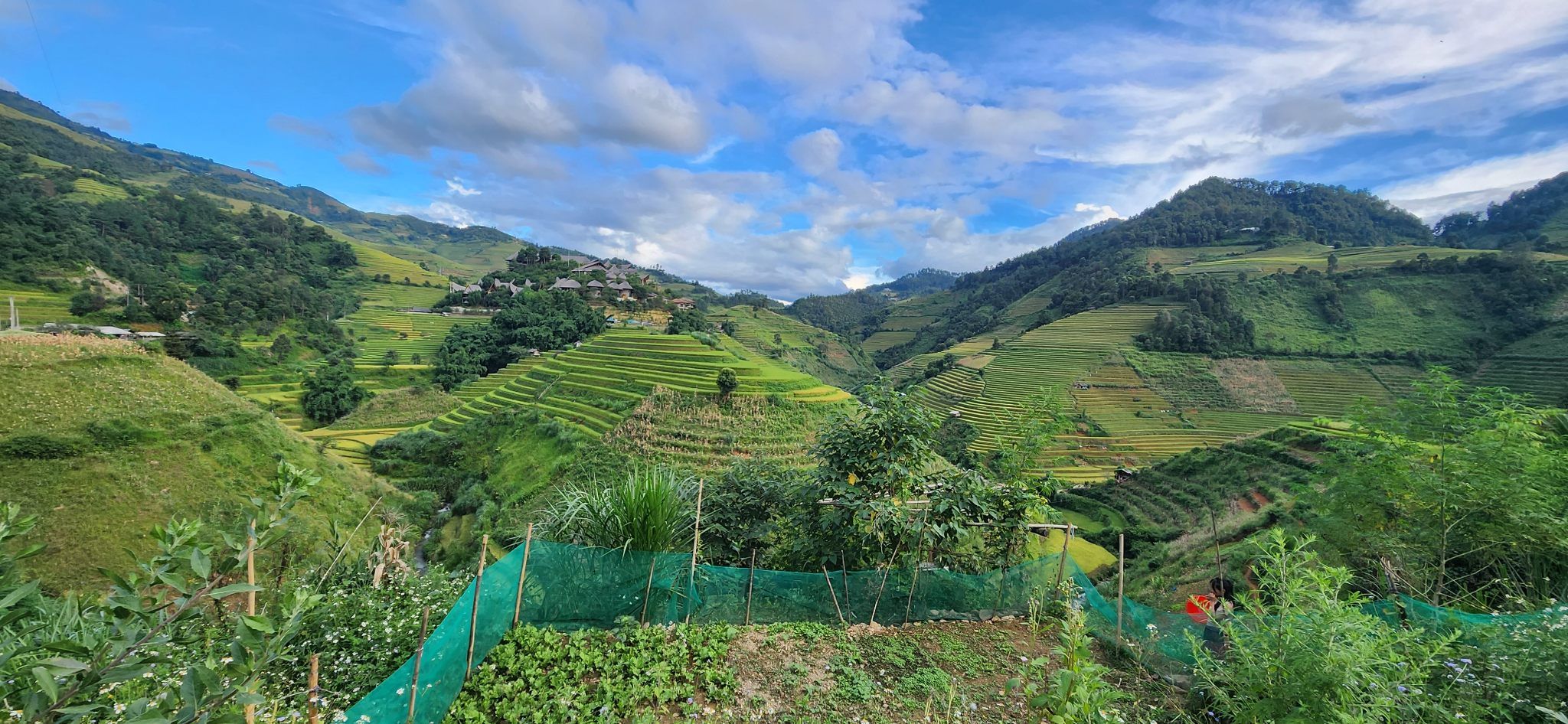 BICYCLE TOUR FROM BANGKOK TO VIETNAM THROUGH MOUNTAINS AND CULTURE