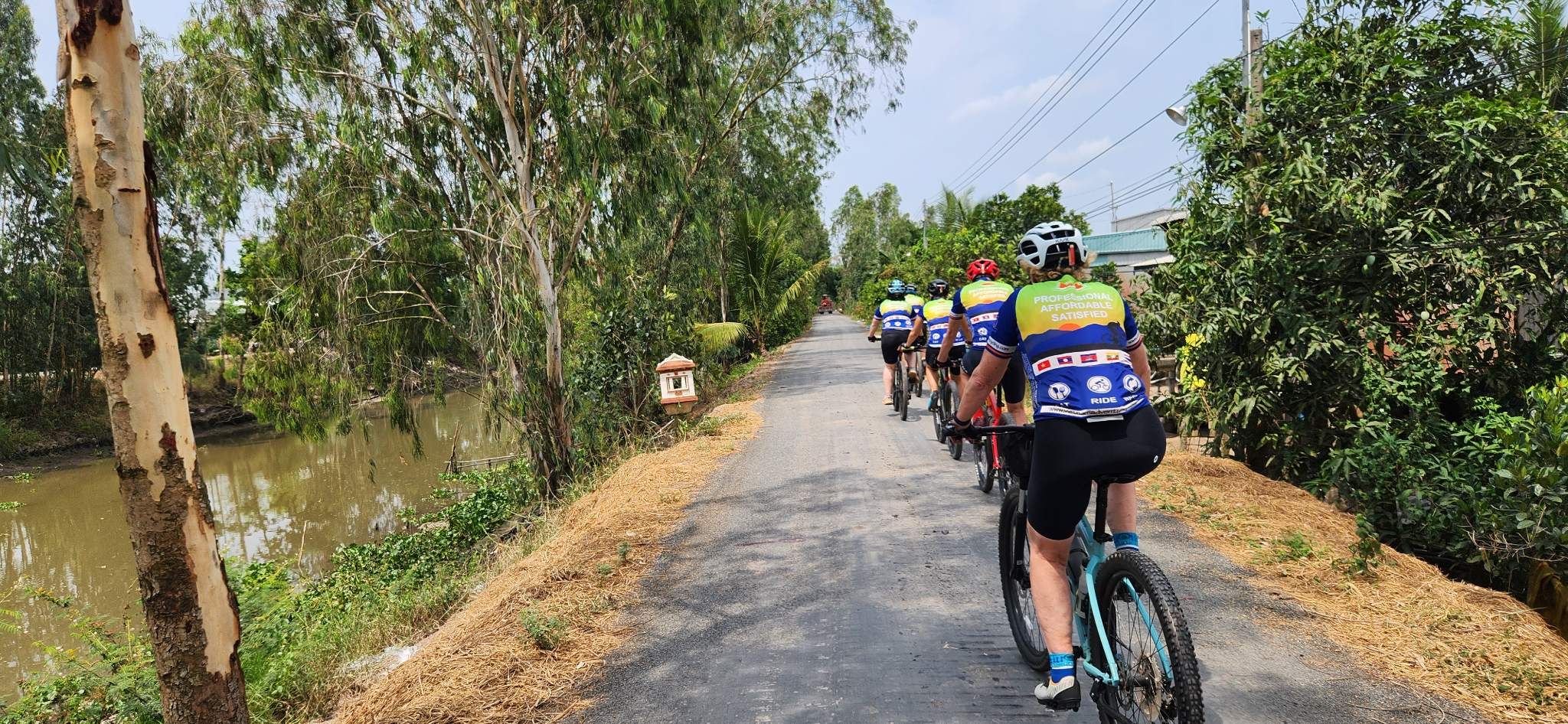 CYCLING SLOWLY THROUGH VIETNAM’S MOUNTAINS TOGETHER