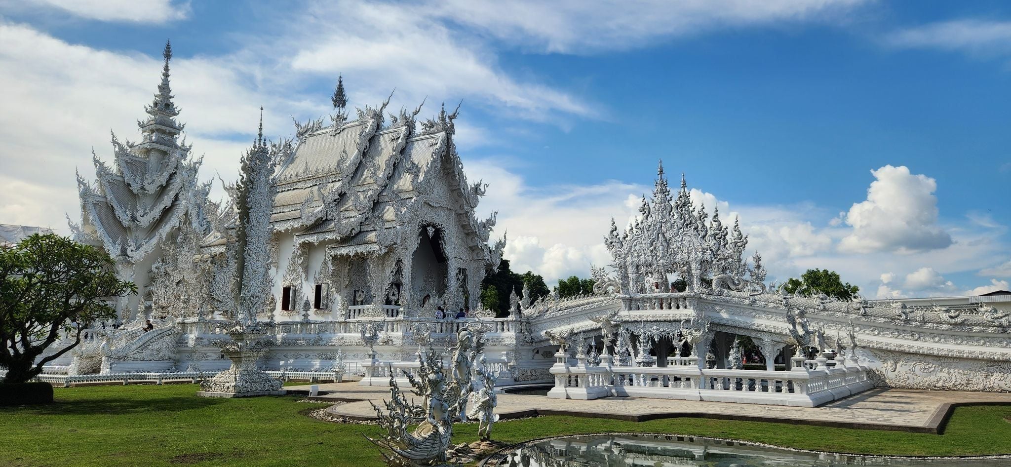 CROSSING BORDERS THROUGH A SOUTHEAST ASIA CYCLING JOURNEY