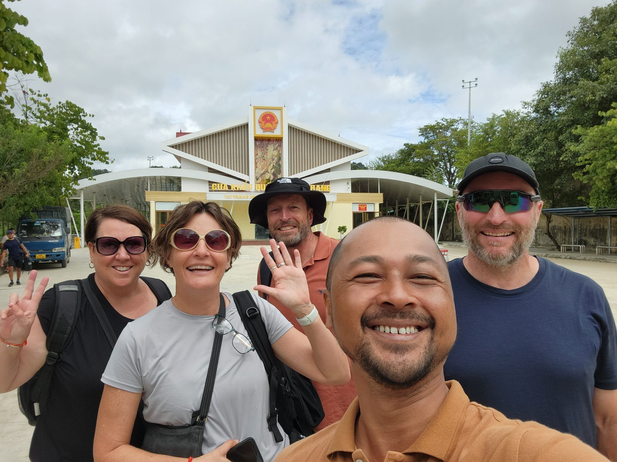 CYCLING SLOWLY THROUGH VIETNAM’S MOUNTAINS TOGETHER
