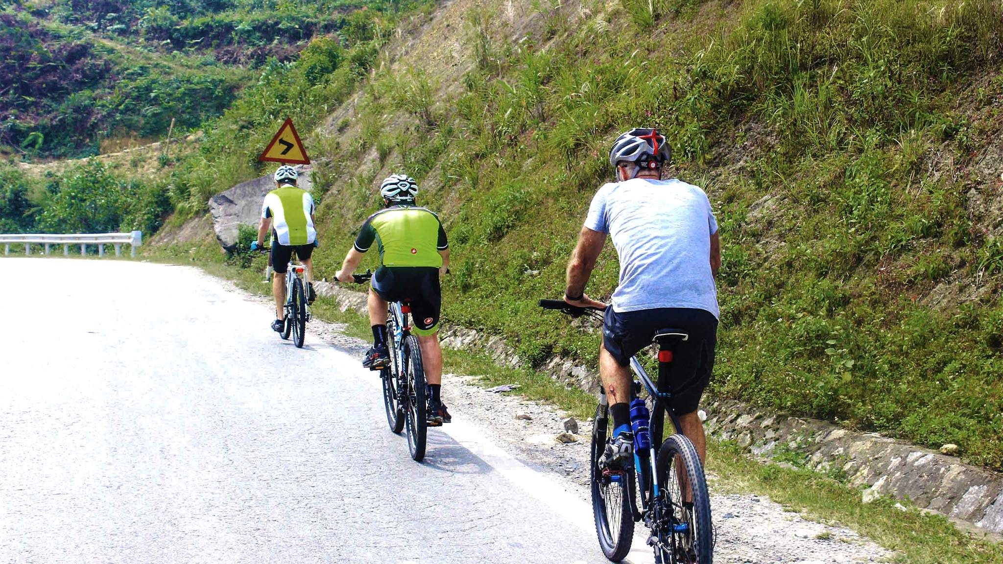 SLOW CYCLING ADVENTURES THROUGH NORTHERN VIETNAM