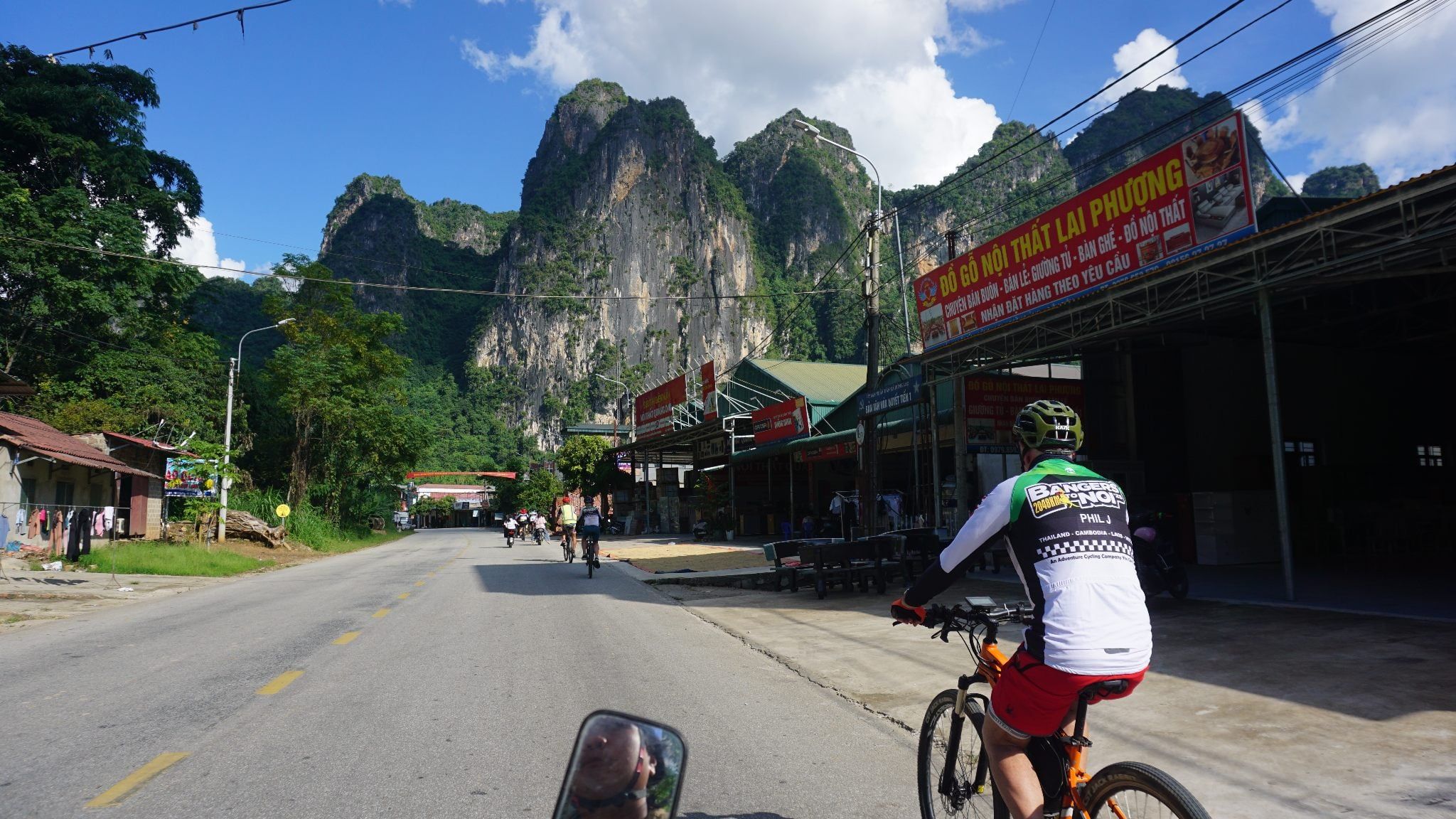 VIETNAM MOUNTAIN CYCLING ADVENTURE TOGETHER