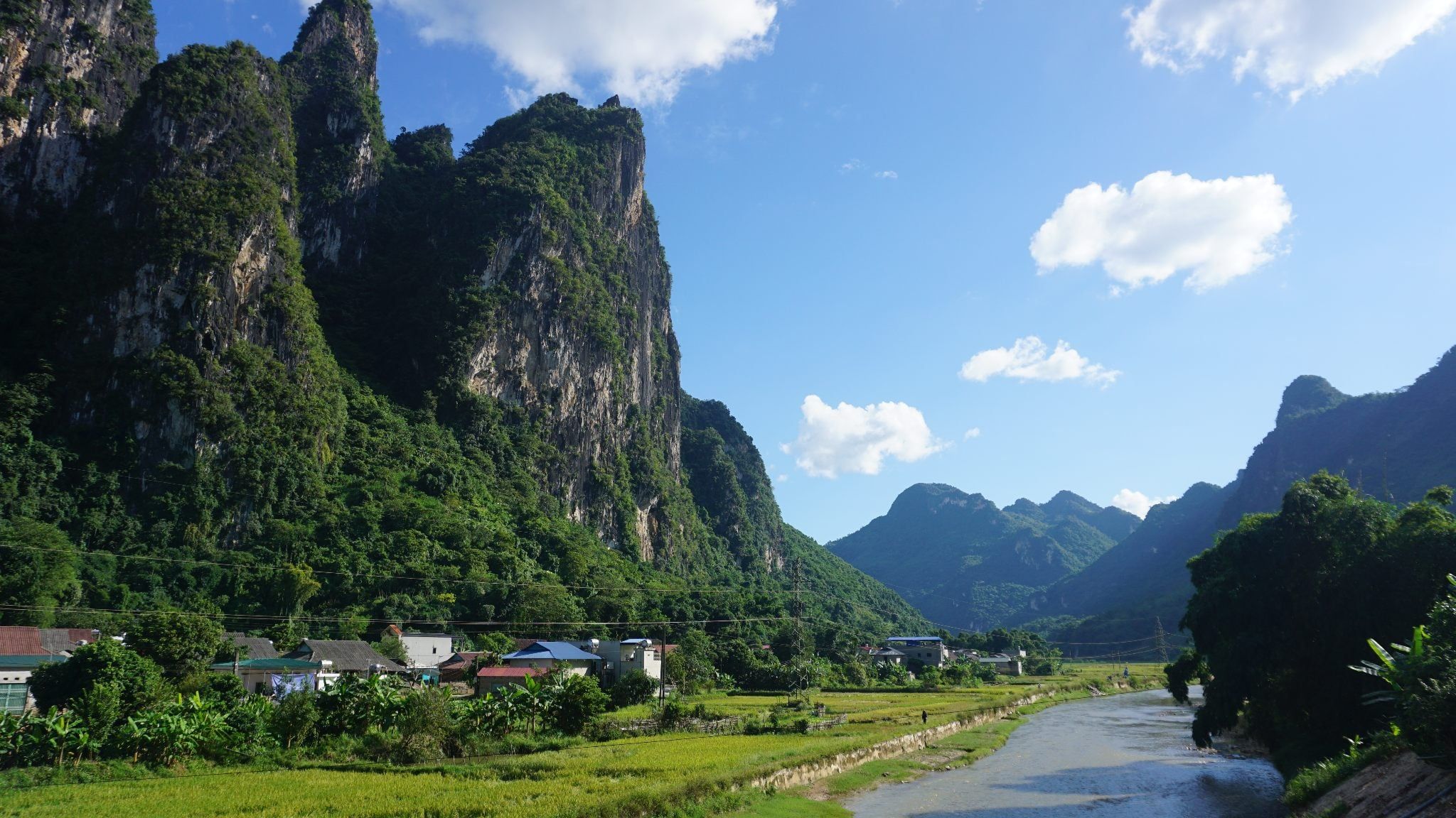 VIETNAM CYCLING JOURNEY THROUGH LIMESTONE VALLEYS