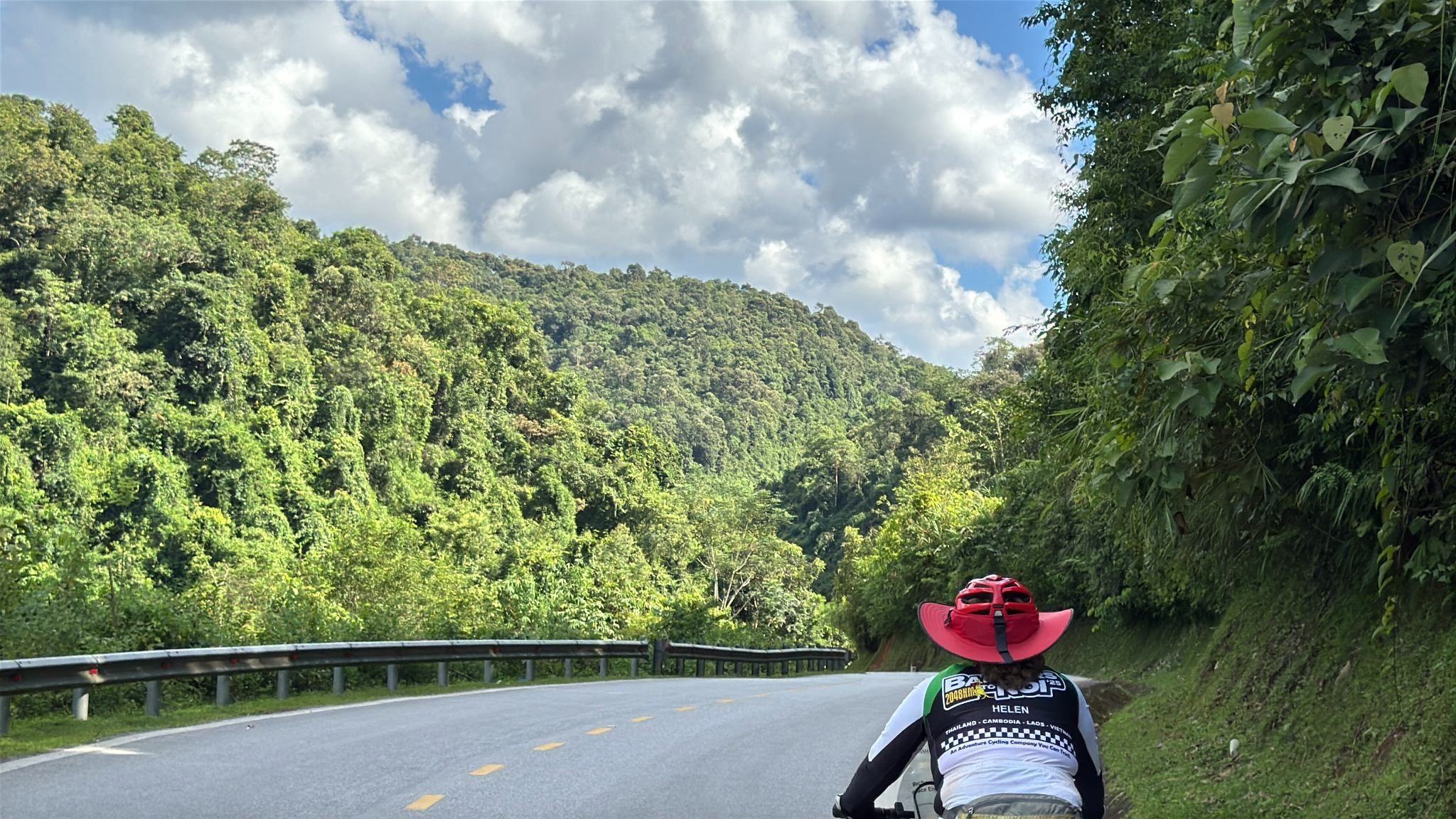 VIETNAM HIGHLANDS CYCLING ADVENTURE TOGETHER