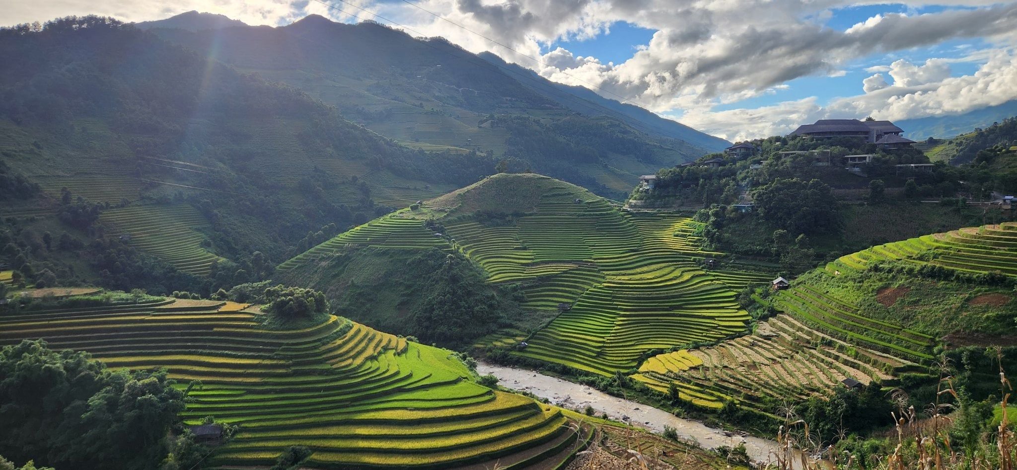 BICYCLE TOUR FROM BANGKOK TO VIETNAM THROUGH MOUNTAINS AND CULTURE